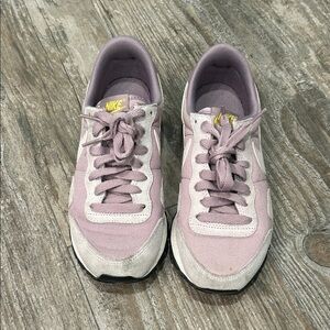 💜 Vintage Lavender Nike Sneakers